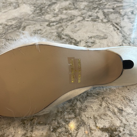 Frederick’s feather heel slippers in white, size 7 - Picture 3 of 5